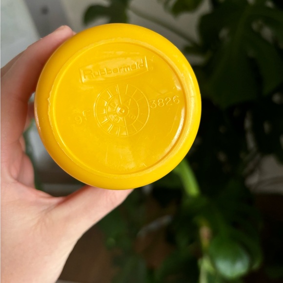 Vintage Rubbermaid Stackable Drink Cups (2 cups) - Picture 3 of 3